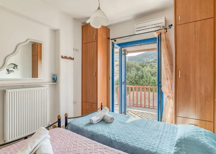 Cycladic Two Bedrooms House With Shared Pool * Aspro Chorio