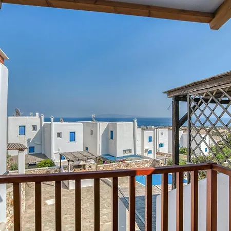 Cycladic Two Bedrooms House With Shared Pool Aspro Chorio