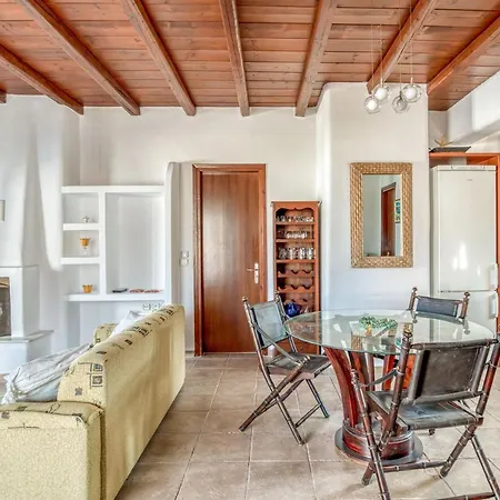 Lovely With Shared Pool Appartement *