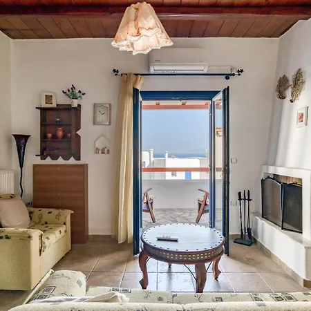 Апартаменты Cycladic Two Bedrooms House With Shared Pool