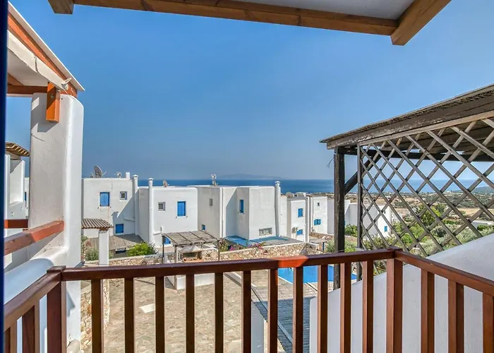 Cycladic Two Bedrooms House With Shared Pool Aspro Chorio